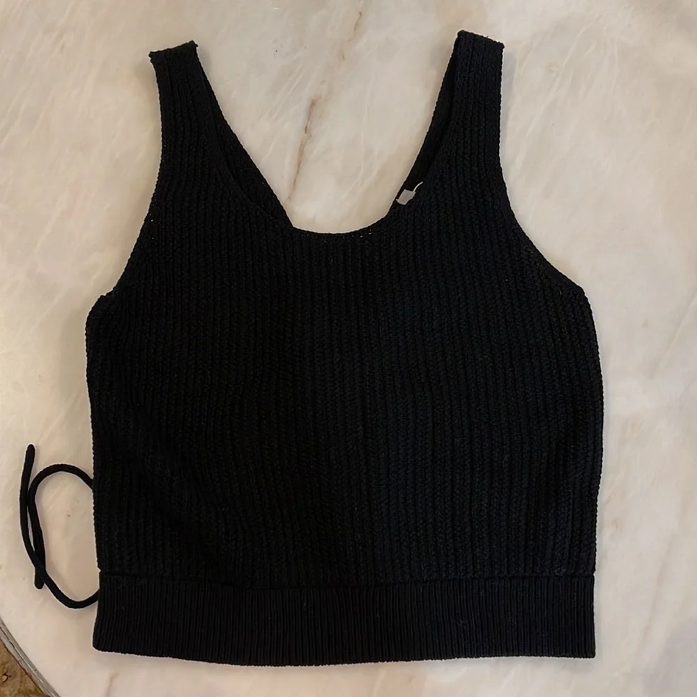 Vince Crossover V-Back Ribbed Tank in Black Scoop Neckline 100% Cotton Large NWT - Picture 8 of 16